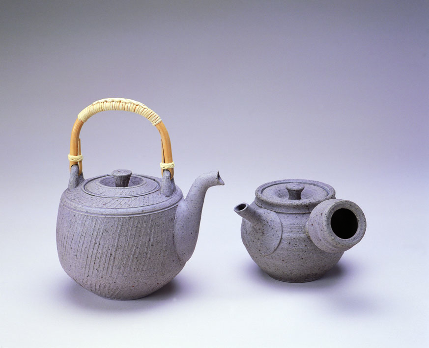 CombedGrey Teapot with Cane Handle