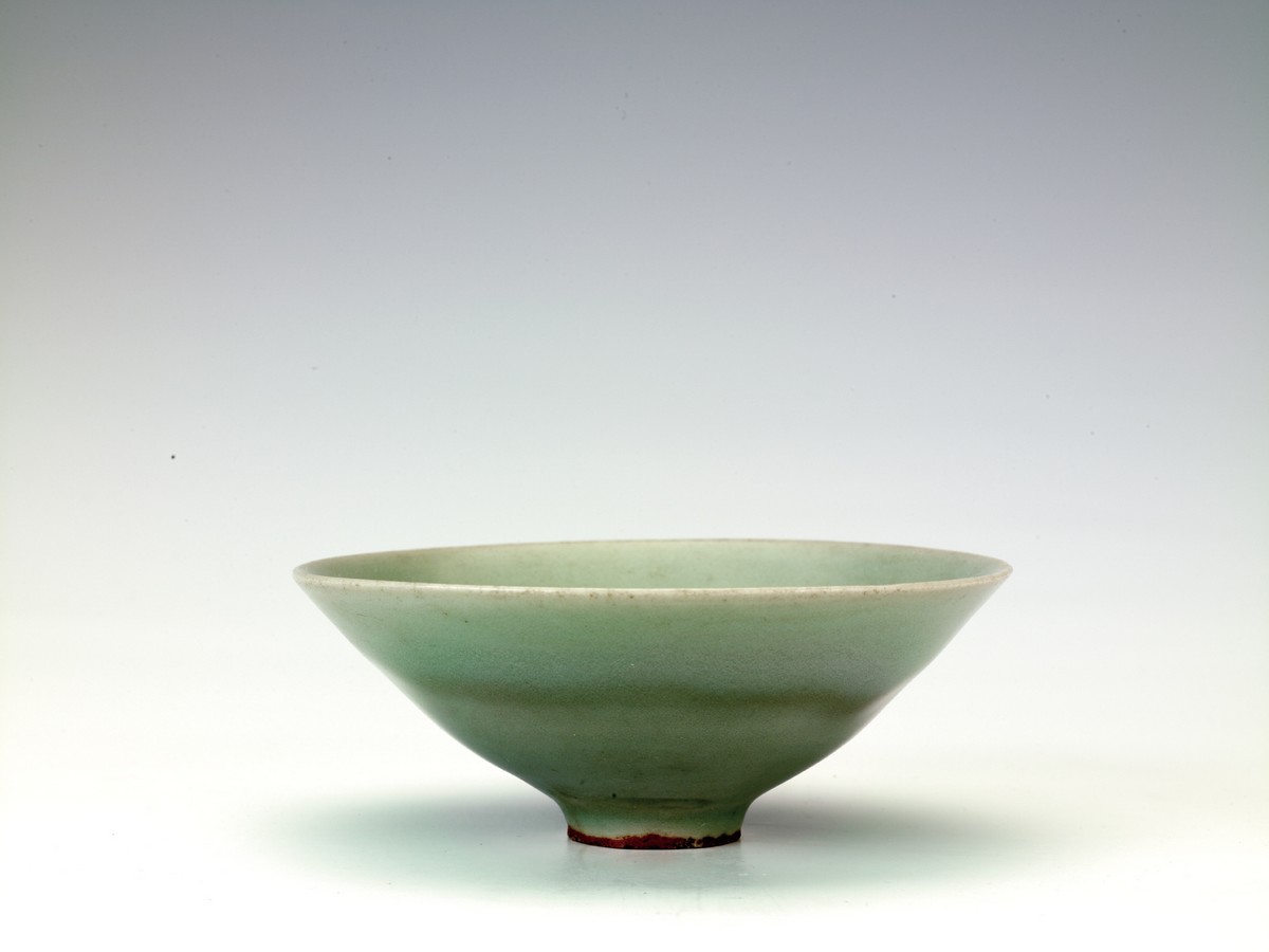 Longquan Celadon Conical Bowl