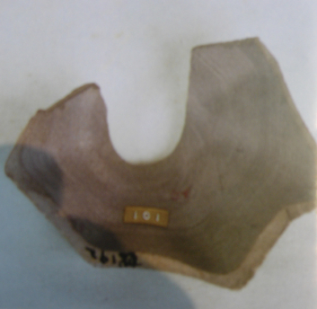 圖1-1c：青瓷八稜長頸瓶（晚唐．9-10世紀），浙江上林湖窯址出土，陳萬里先生採集於1954年