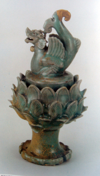 Fig 3：青瓷魚龍蓋蓮瓣香爐 高麗（12世紀）
